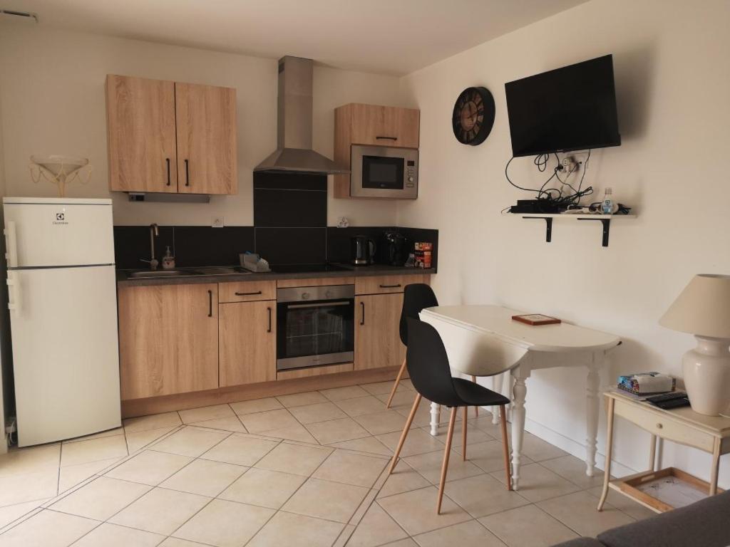 Appartement 2 Pieces Avec Terrasse Proche Mer Et Commerces Ouistreham Eksteriør billede