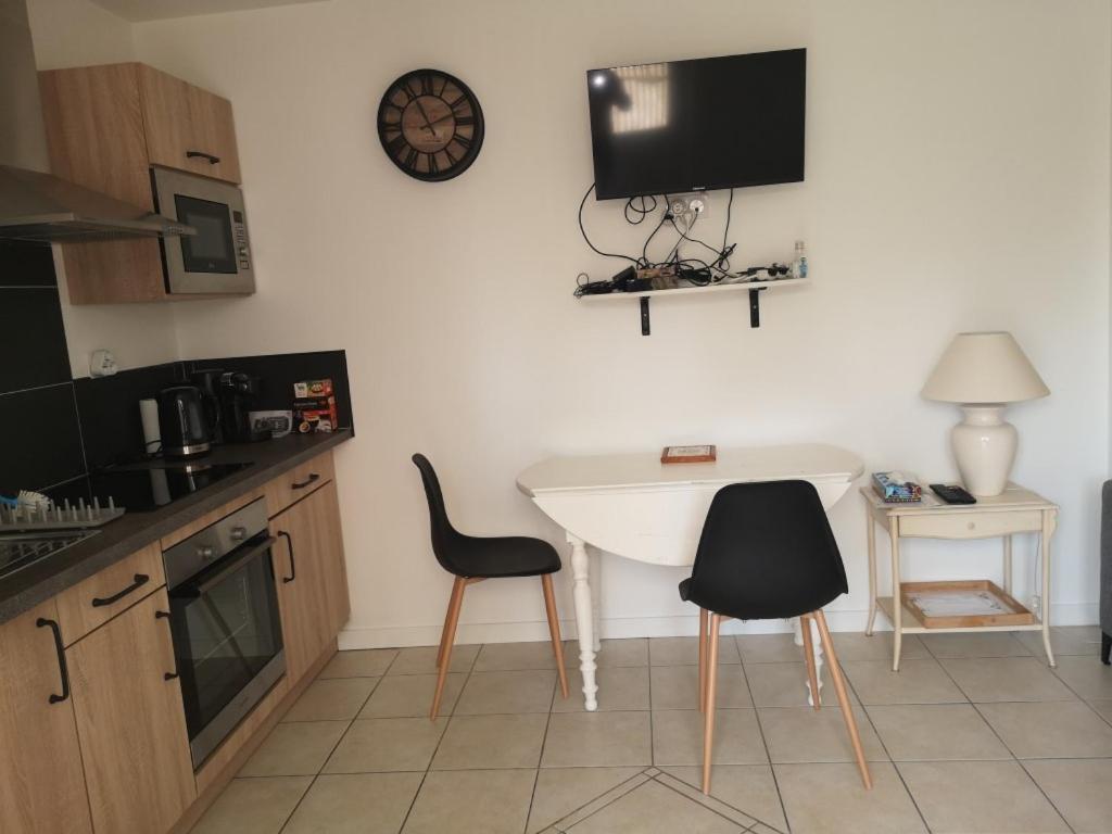 Appartement 2 Pieces Avec Terrasse Proche Mer Et Commerces Ouistreham Eksteriør billede